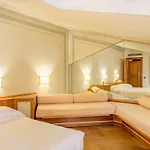 S. Anna Hotel 3*